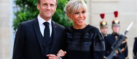 Brigitte Macron : ce parfum qu’elle pique à Emmanuel .